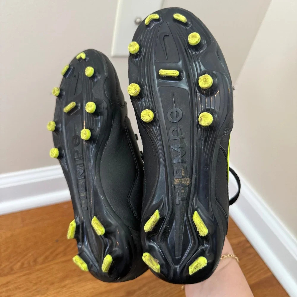 Nike Tiempo Legend 9 Club FG/MG Soccer Cleats Black Volt DA1331-070 Kids 1.5Y
